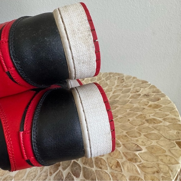 Nike Air Jordan 1 Mid Alternate Bred Sneakers size 6Y - Picture 10 of 11